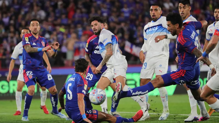 ¡Un gol de Lucero le dio el triunfo a la U en el Clásico Universitario!