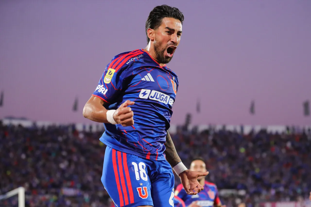 Juan Martín Lucero anotó el gol del triunfo ante la UC en el Clásico Universitario 202 (Foto: Photosport)