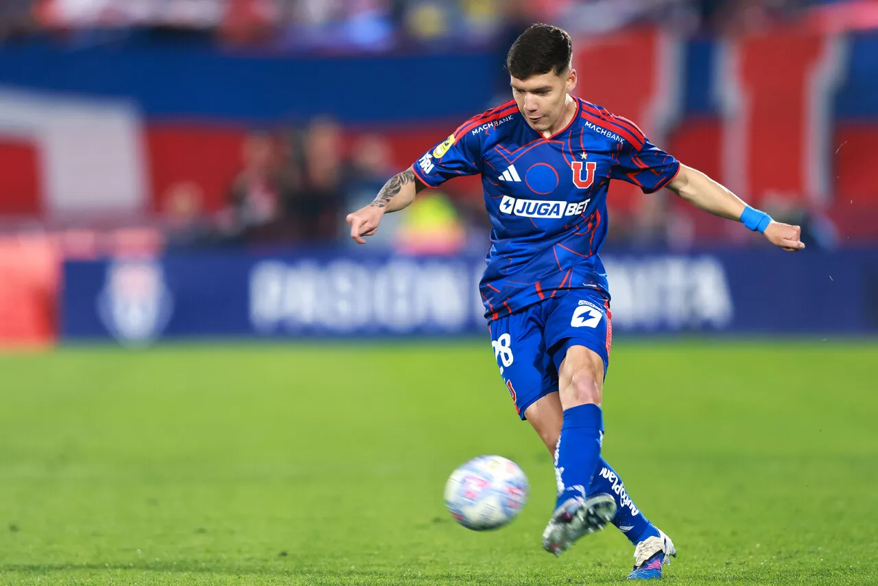 Bichi deleitado con Agustín Arce. | Foto: Photosport