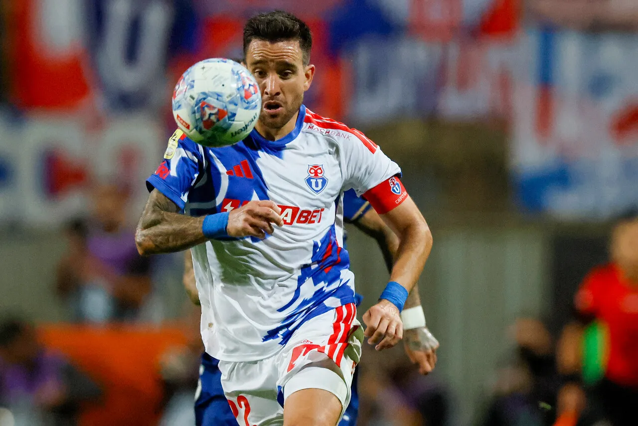 Tito Awad fascinado con Zaldivia. | Foto: Photosport