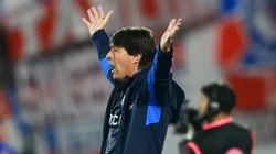 Miguel Ángel Neira quedó muy molesto con la derrota de la UC en el Clásico Universitario.