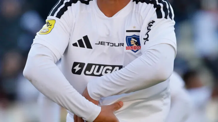 Colo Colo dejaría atrás la tricolor de líneas verticales.