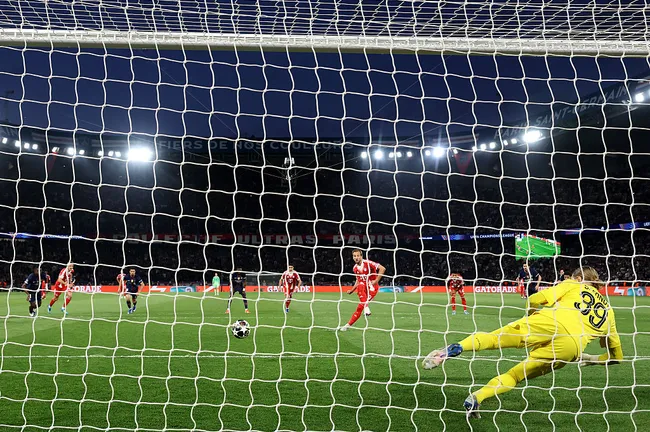 Bayern Múnich dejó viva la llave para la revancha en el Allianz Arena (Getty Images).