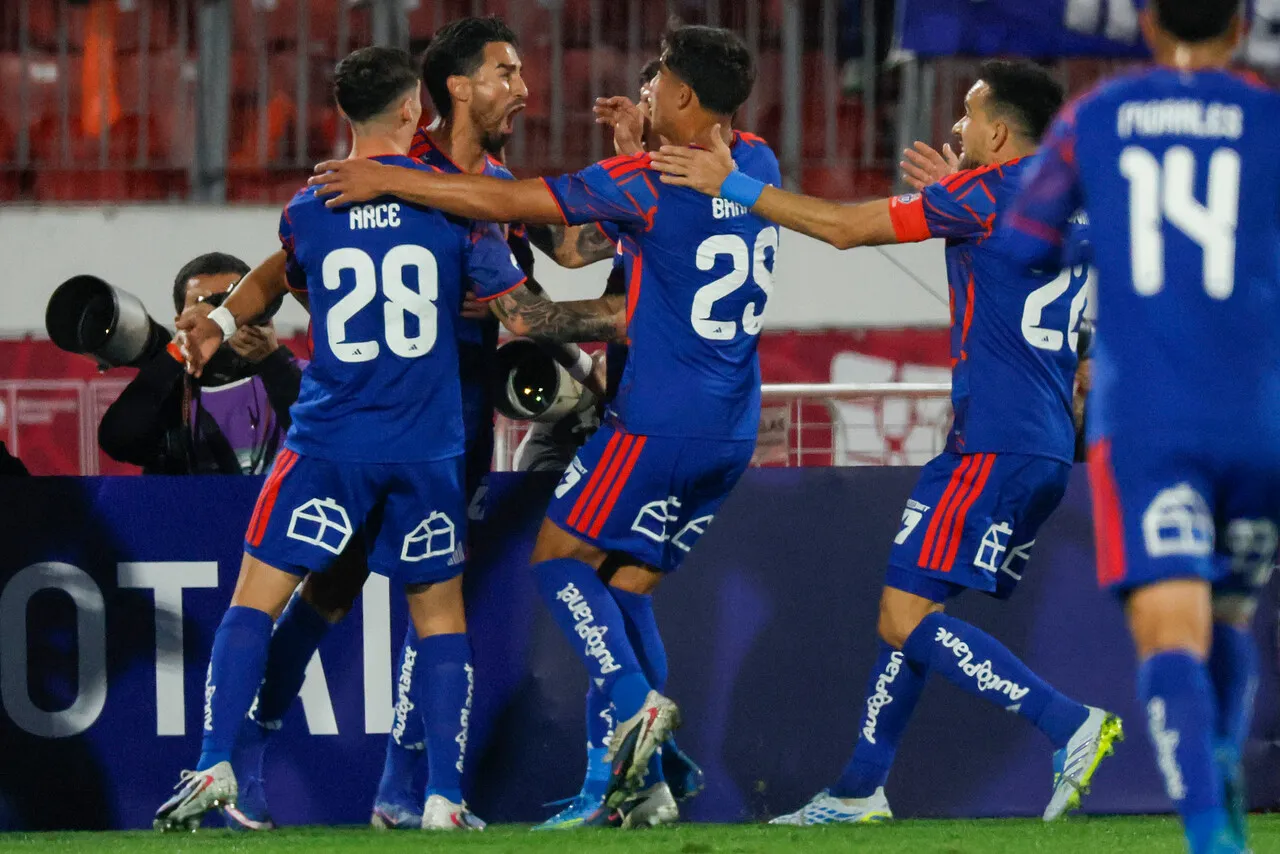 Zaldivia y Arce fueron destacados por Pinilla | Foto: Photosport