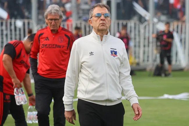 Aníbal Mosa continuará con el control de Blanco y Negro. (Foto: Jonnathan Oyarzún/Photosport)