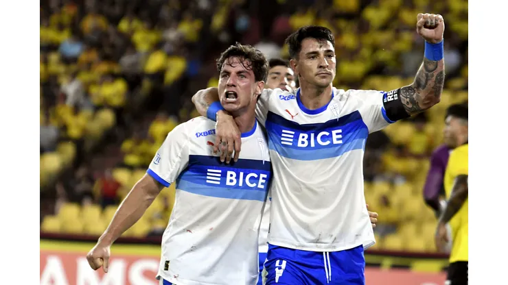 Universidad Católica se impone ante Barcelona.