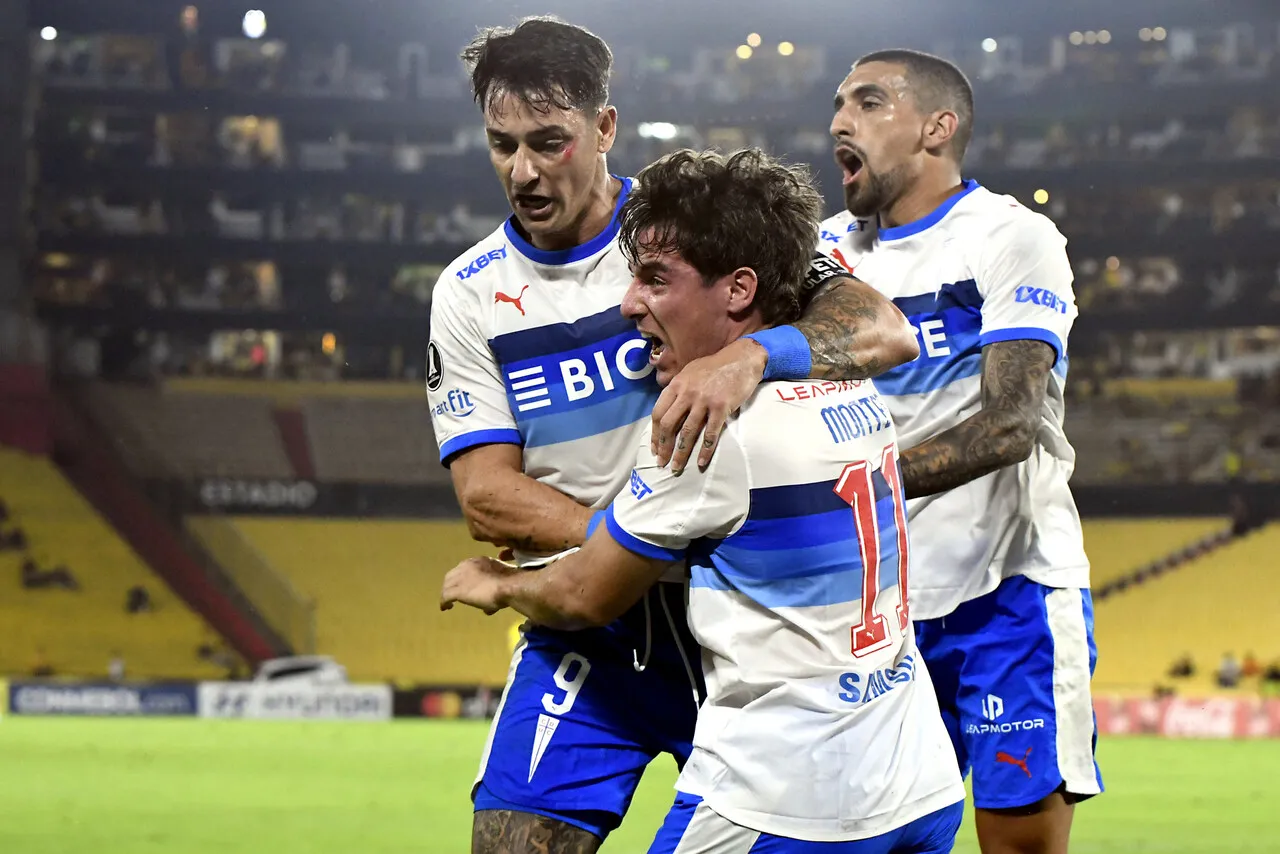 Triunfazo de la UC en Ecuador por Copa Libertadores. (Foto: Photosport)