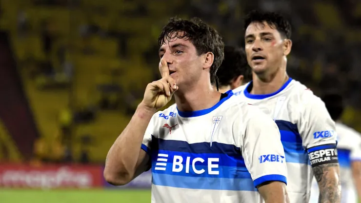 La UC lidera el grupo D por un extraño criterio. (Foto: Photosport)