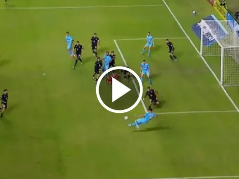 VIDEO: El blooper que sufrió Salomón Rodríguez en Copa Sudamericana