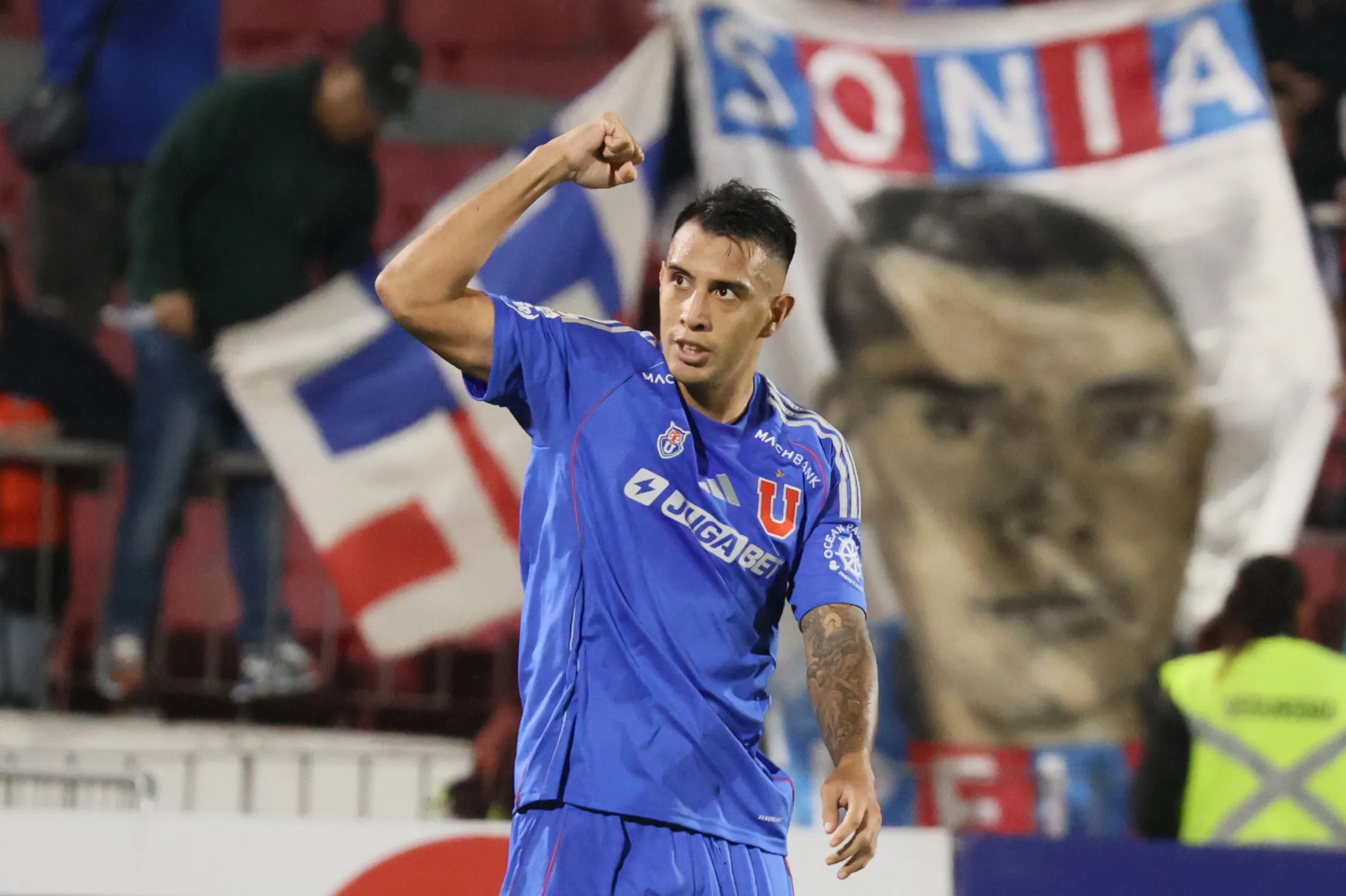 En su paso por la U, Contreras viajaba de vez en cuando a Argentina a ver a su familia | FOTO: Dragomir Yankovic/Photosport