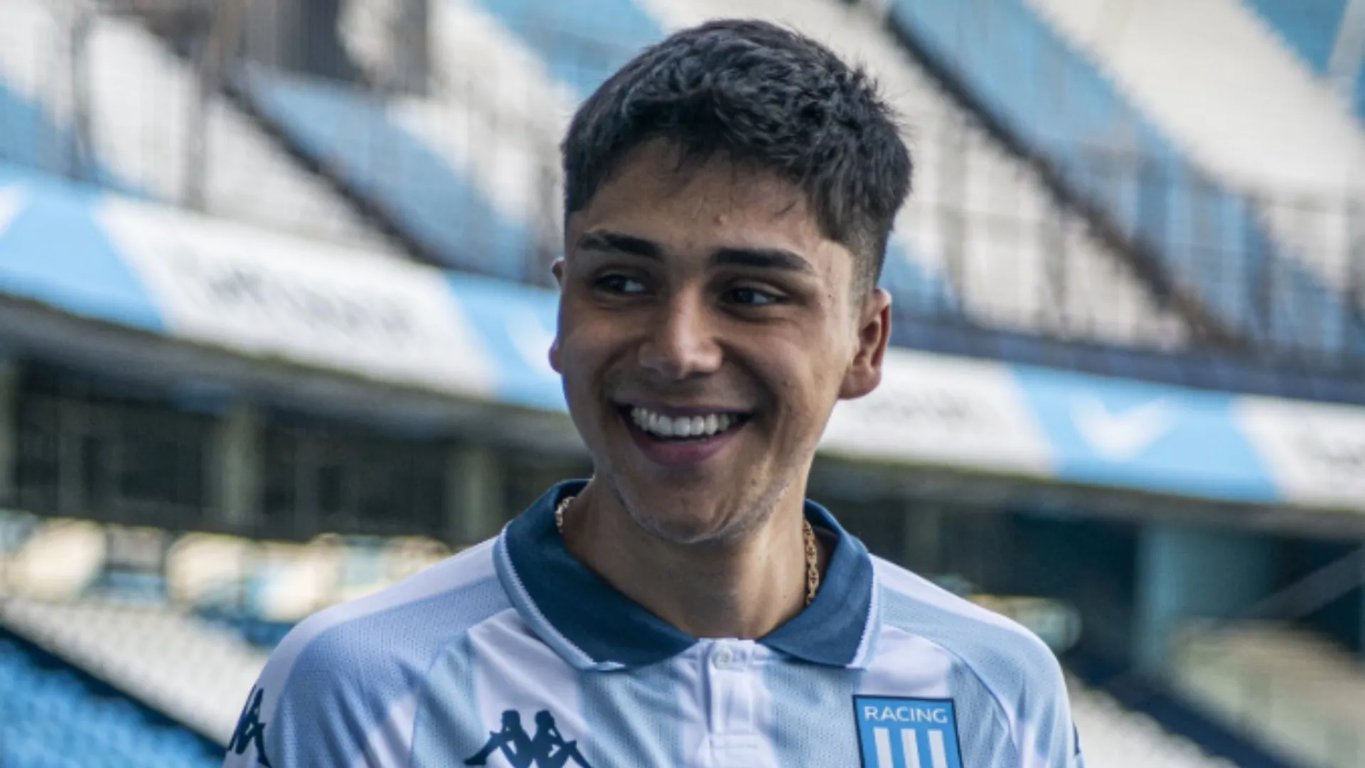 El espigado atacante chileno lleva 4 partidos con Racing y aún no ha podido convertir goles | FOTO: Racing Club