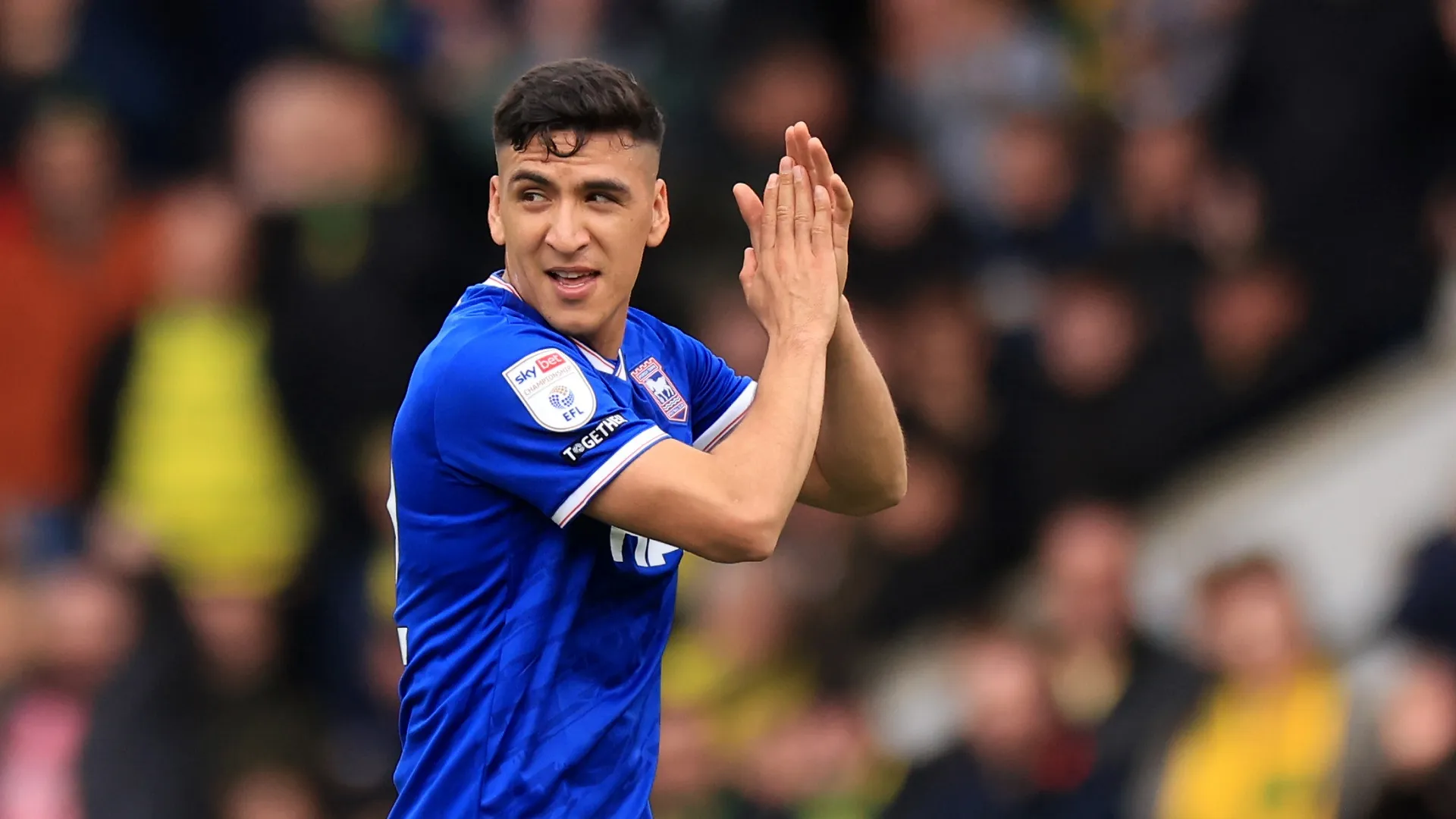 Marcelino Núñez podría cambiar de club e ir a jugar a la Premier League (Photo by Stephen Pond/Getty Images)