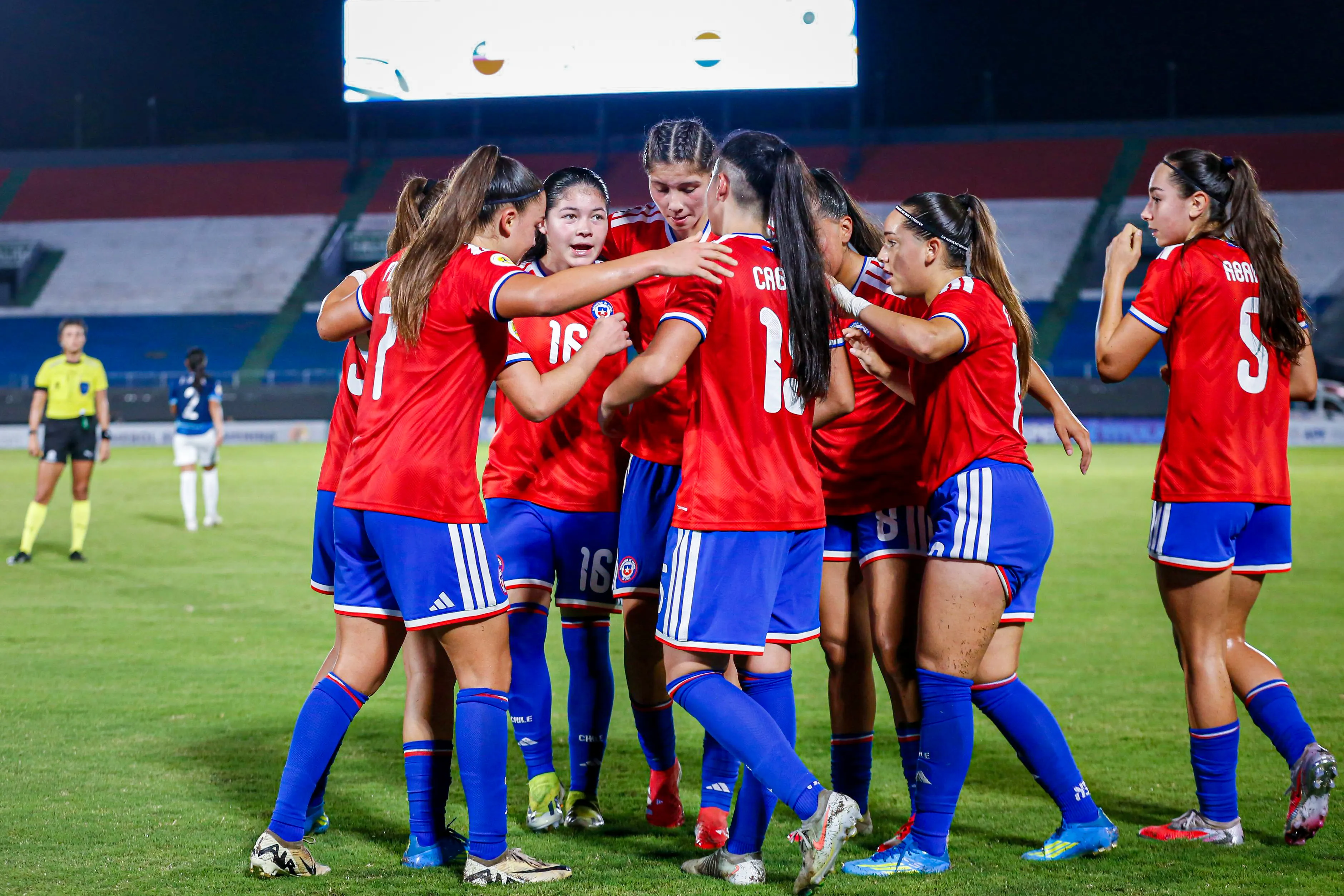 La Roja definirá la clasificación a semifinales del Sudamericano ante Argentina (Comunicaciones FFCh).