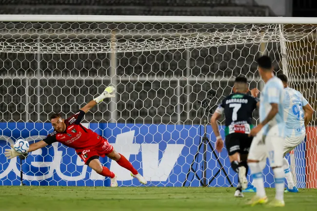 Sebastián Pérez tuvo una actuación rutilante ante Gremio. (Foto: Andrés Piña/Photosport)