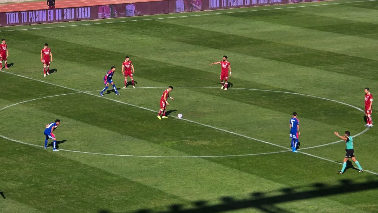 Universidad de Chile y Deportes La Serena se miden por la Copa de la Liga.