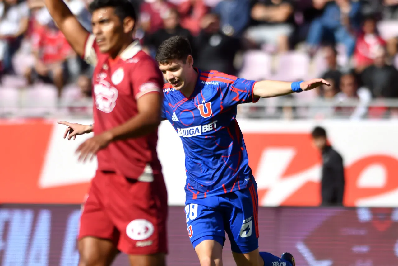Arce anotó el primer gol del partido | Foto: Photosport
