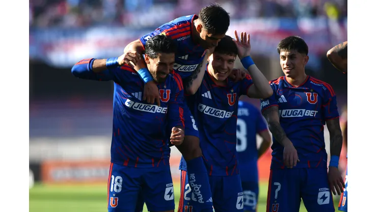 Universidad de Chile goleó 5-0 ante La Serena.
