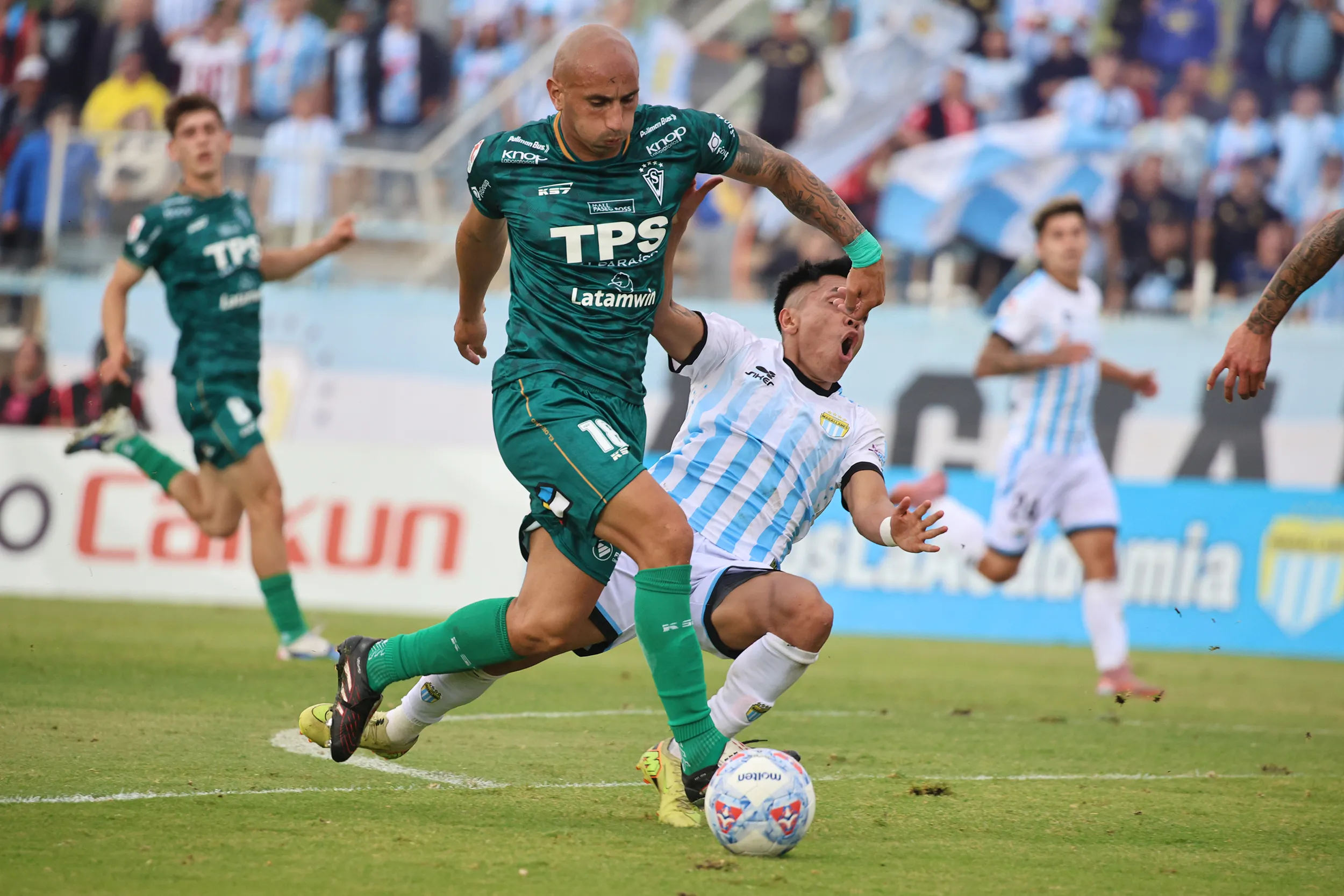 Los Caturros quieren meterse de lleno en la lucha por el ascenso | FOTO: Diego Martin/Photosport