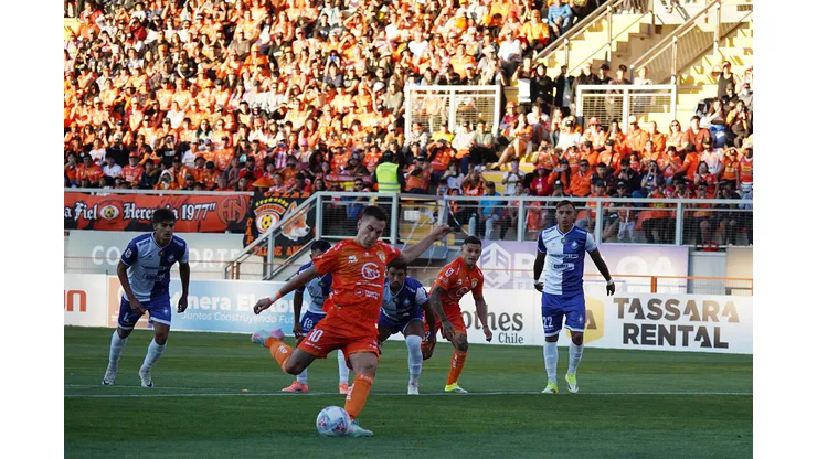 Cobreloa vence a Deportes Antofagasta y es líder de la Primera B.