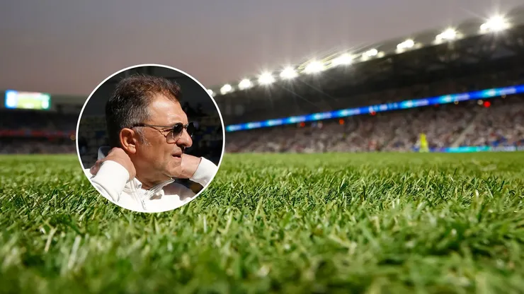 Aníbal Mosa visitó el Claro Arena para conocer en detalle su cancha. (Foto: Photosport)