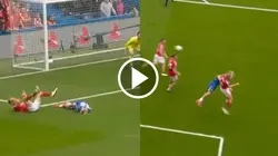 Impactante choque de cabeza sacudió a la Premier League.