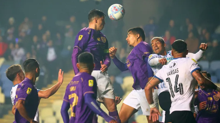 Huachipato sigue con vida en la Copa de la Liga.