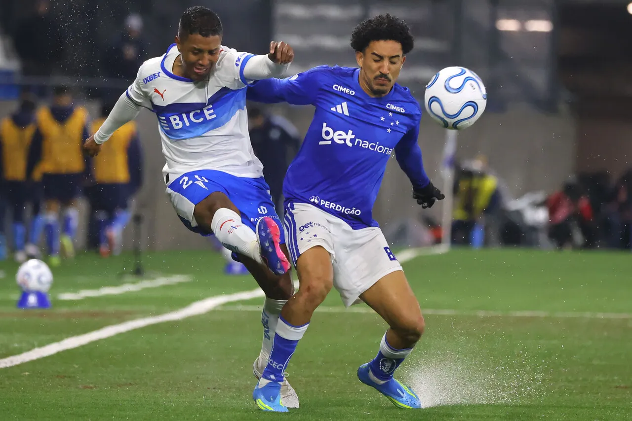 La UC igualó sin goles ante Cruzeiro. | Foto: Photosport
