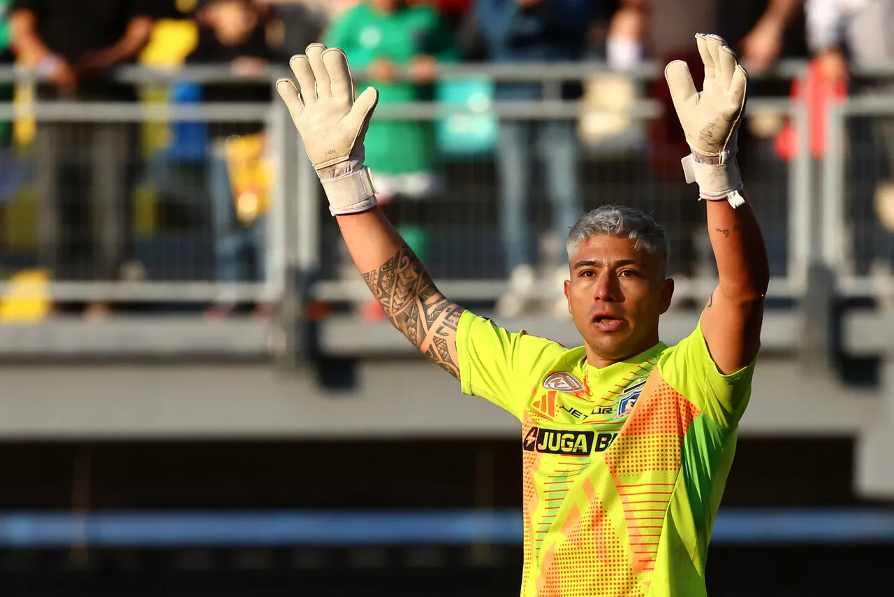 Julio Rodríguez quiere ver nuevamente en Colo Colo a Brayan Cortés. | Foto: Photosport