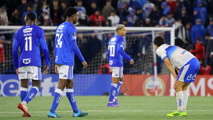 En Cruzeiro reclamaron por la cancha del Claro Arena. (Foto: Jonnathan Oyarzún/Photosport)