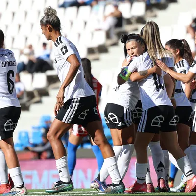 Plantel de Colo Colo Femenino deja la grande por anuncio de serie con TVN