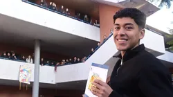 Joya de La Roja Sub 17 tuvo emotivo recibimiento en su colegio: "Detrás del sacrificio..."
