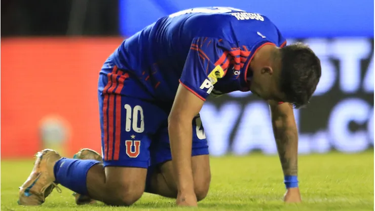 Lucas Assadi sigue siendo duramente cuestionado en la U. Jose Robles/Photosport
