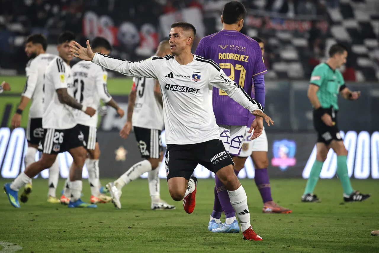 Álvaro Madrid anotó un golazo para el 3-1 de Colo Colo (Photosport).