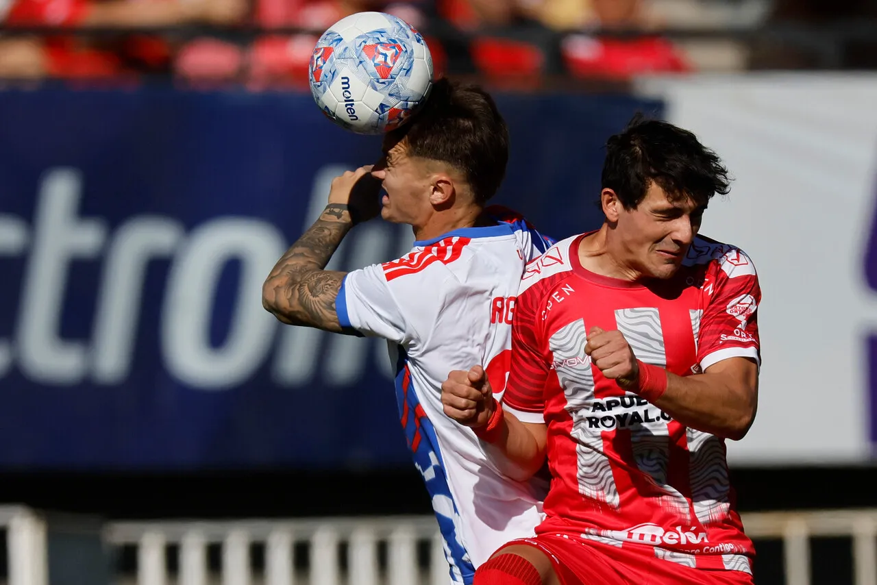 Calderón el apuntado por el hincha | Foto: Photosport