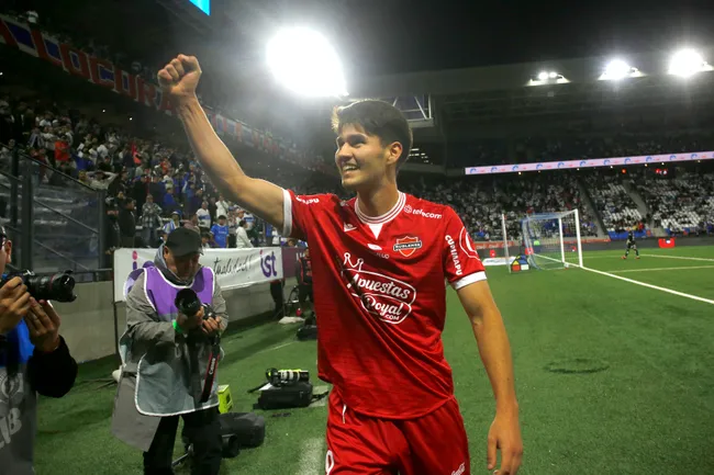 Giovanny Ávalos fue el héroe de Ñublense en el Claro Arena. (Foto: Diego Martin/Photosport)
