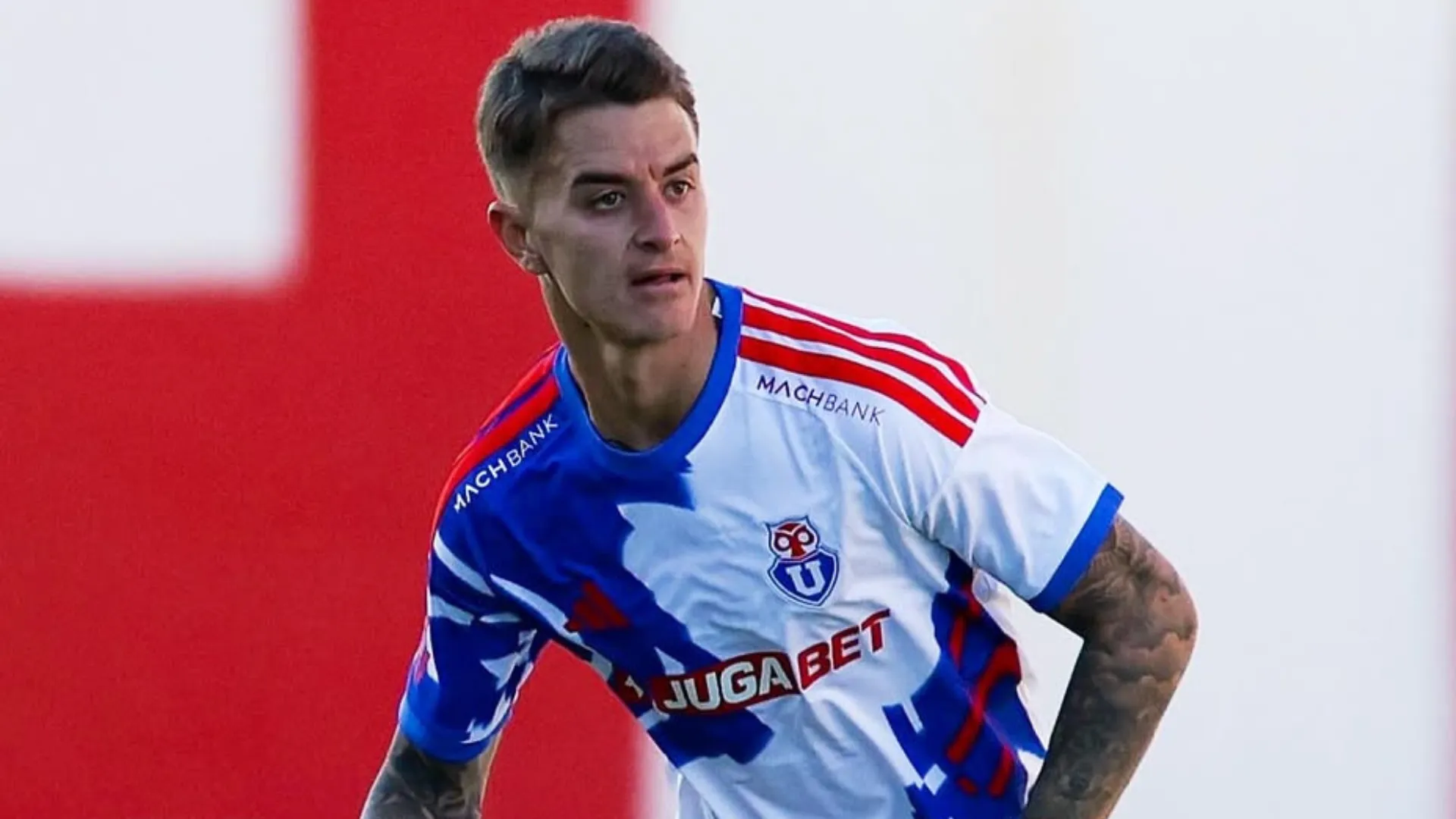 Franco Calderón no convence a Héctor Hoffens. (Foto: Club Universidad de Chile)