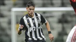 El exzaguero de Palestino dejó la cancha debido a un golpe y se fue completamente molesto.