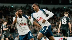 Mathys Tai anotó un golazo para Tottenham Hotspur ante Leeds United. (Foto: @SpursOfficial)