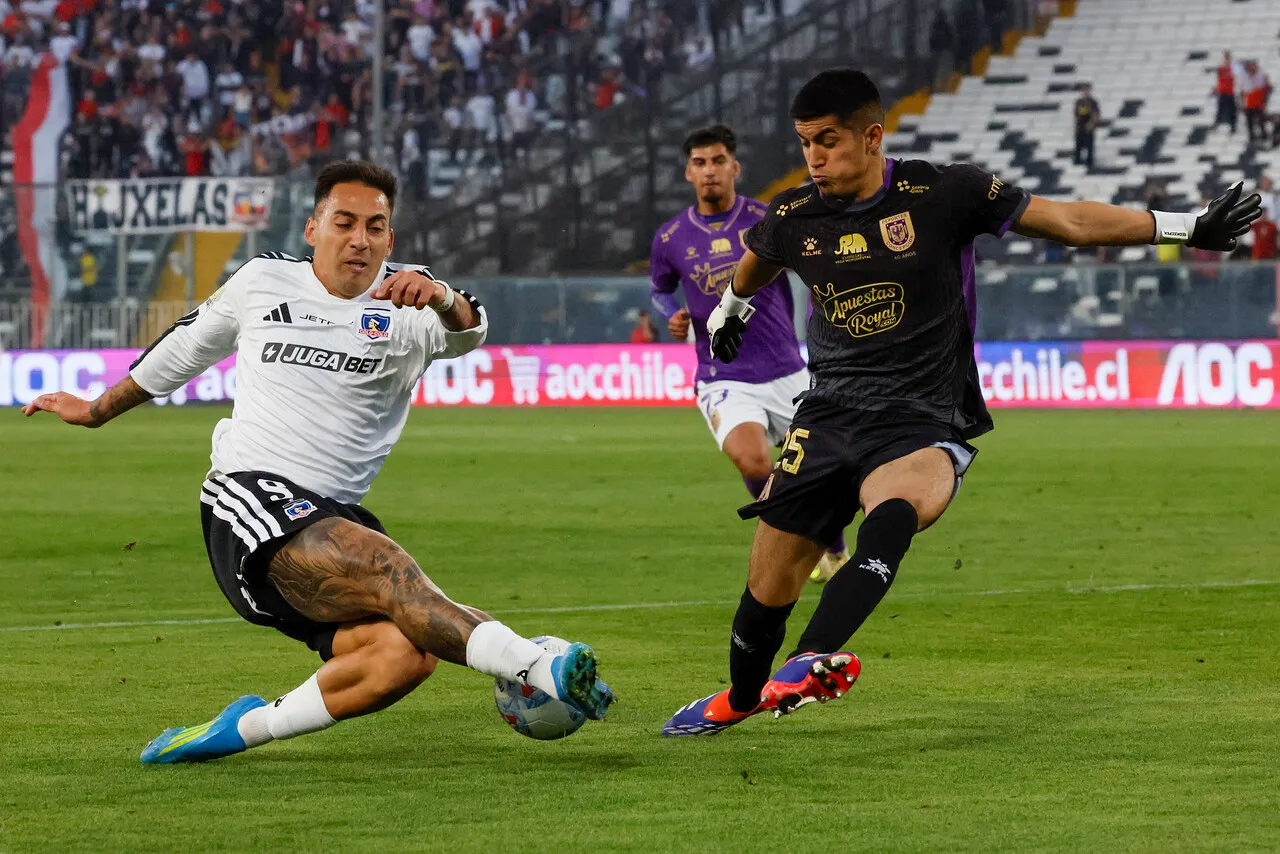 Araya sufrió en el Monumental. | Foto: Photosport