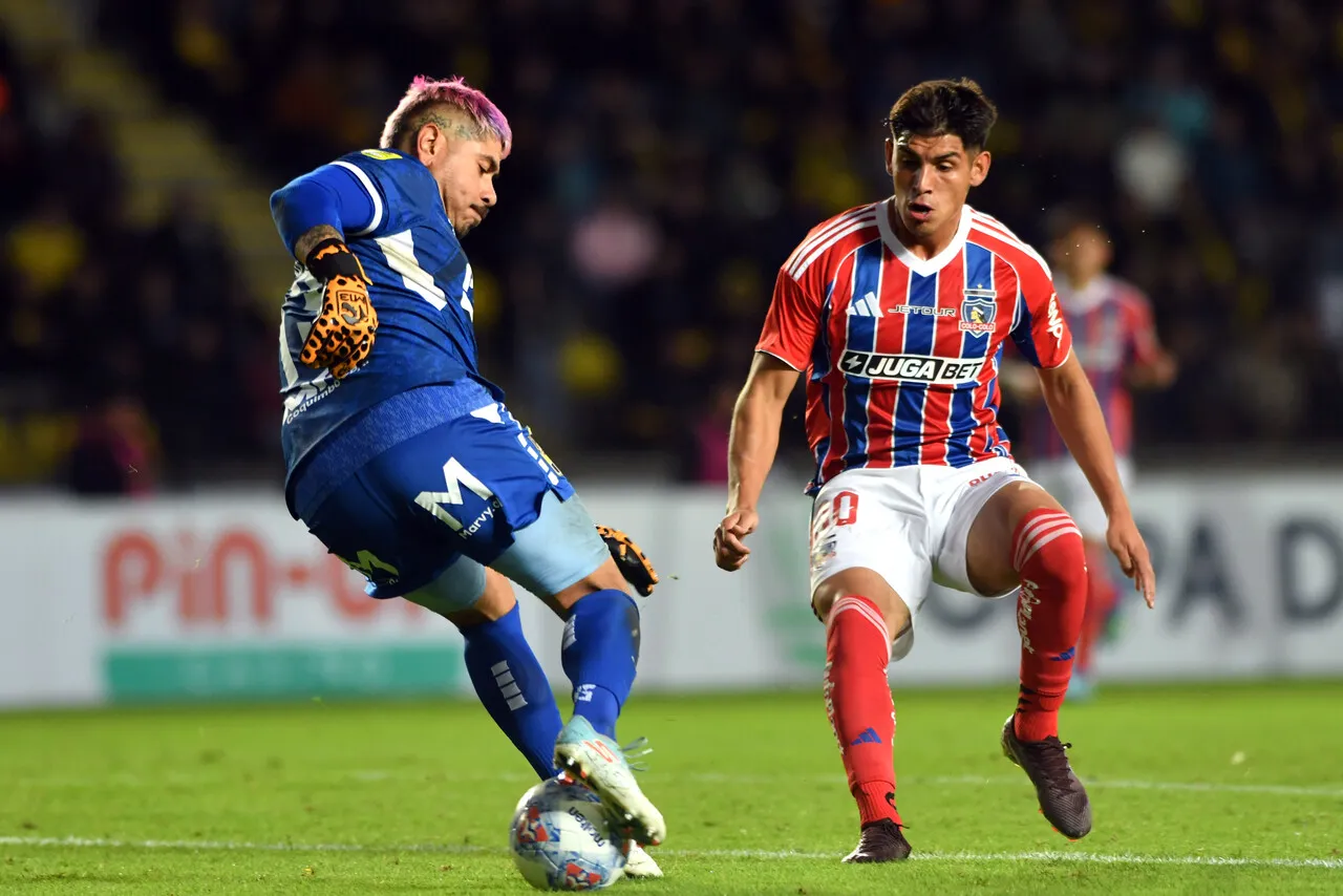 Caszely respalda Cuevas en Colo Colo | Foto: Photosport