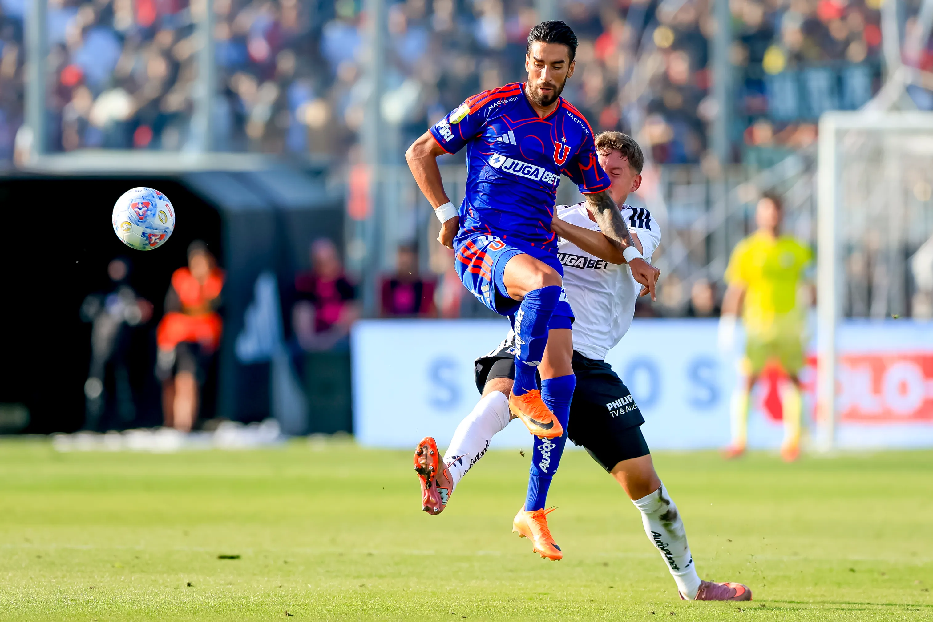 Cristián Caamaño no está conforme con Juan Martín Lucero en Universidad de Chile. (Imagen: Photosport)