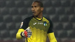 El arquero de O’Higgins finalmente obtuvo el visto bueno de la FIFA para defender a la “Tri”.