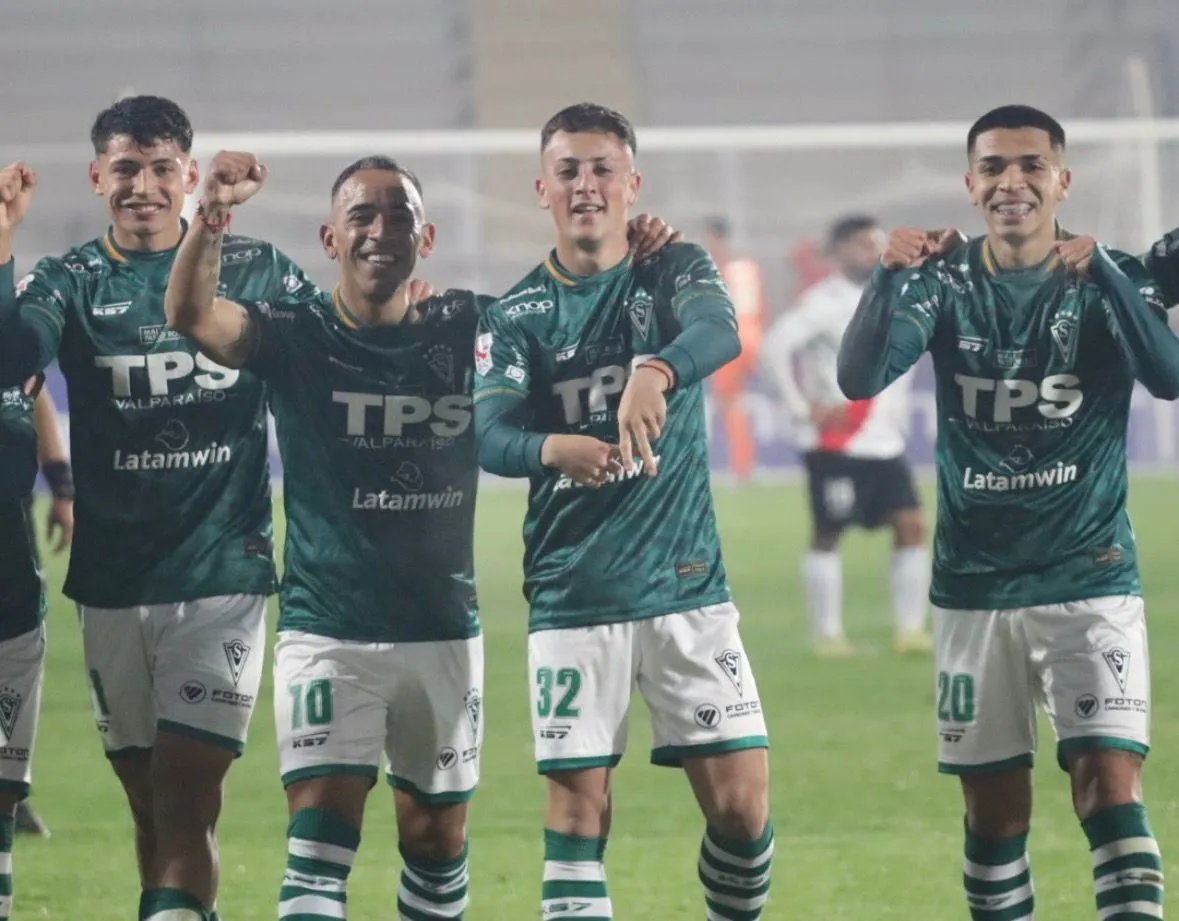 Santiago Wanderers festejó en la Región del Maule. (Foto: @wanderersoficial)