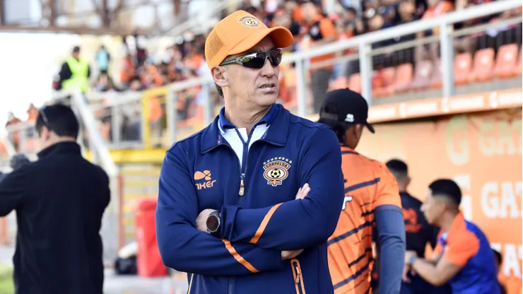 César Bravo recupera el liderato con Cobreloa. (Foto: Pedro Tapia/Photosport)