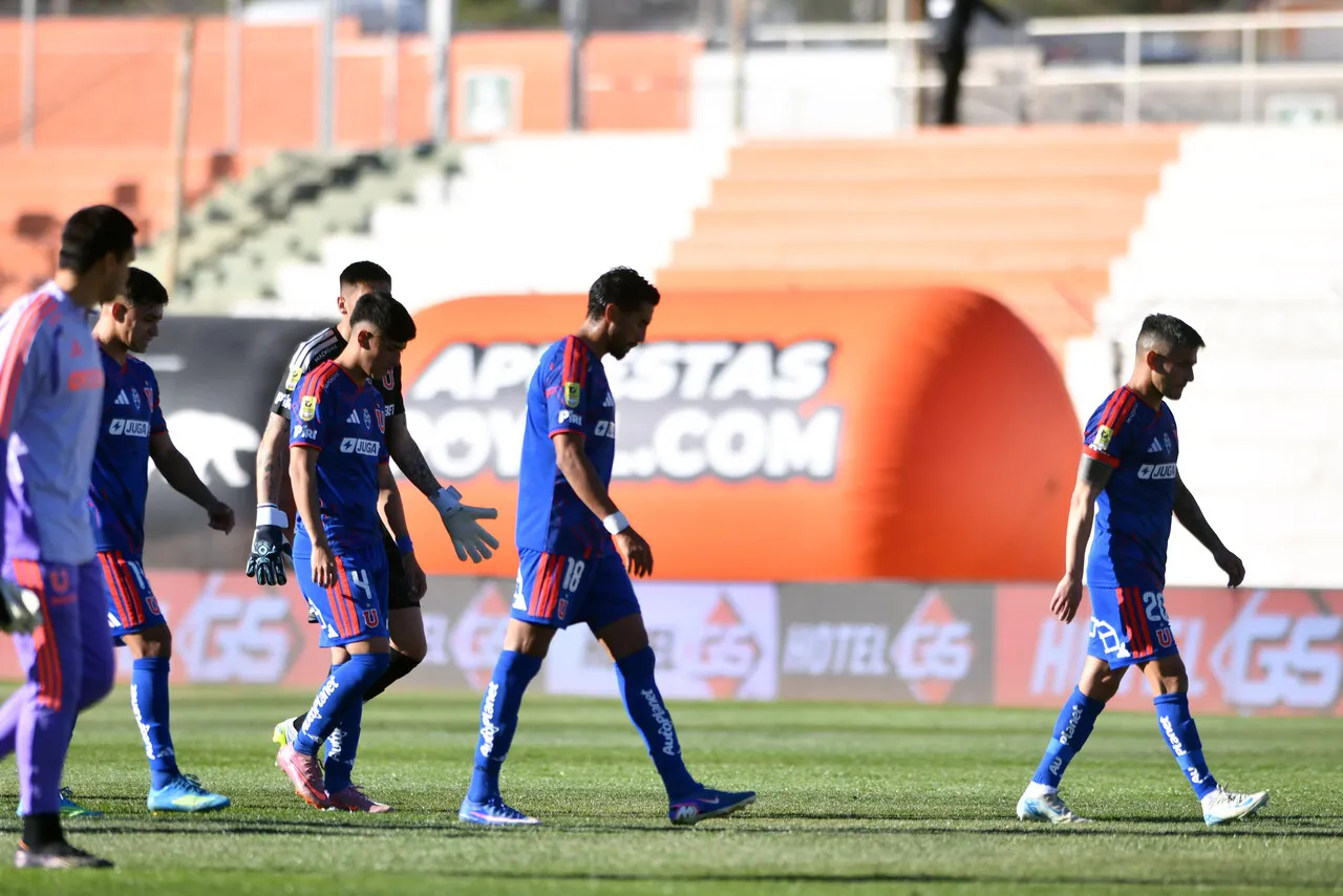 La U no levanta cabeza en la Liga de Primera (Photosport).
