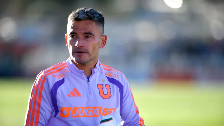 Charles Aránguiz dio la cara tras la dura caída de la U ante Cobresal.