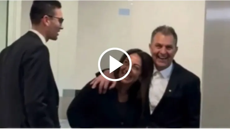 ¡Fraterno abrazo entre ambos dirigentes!