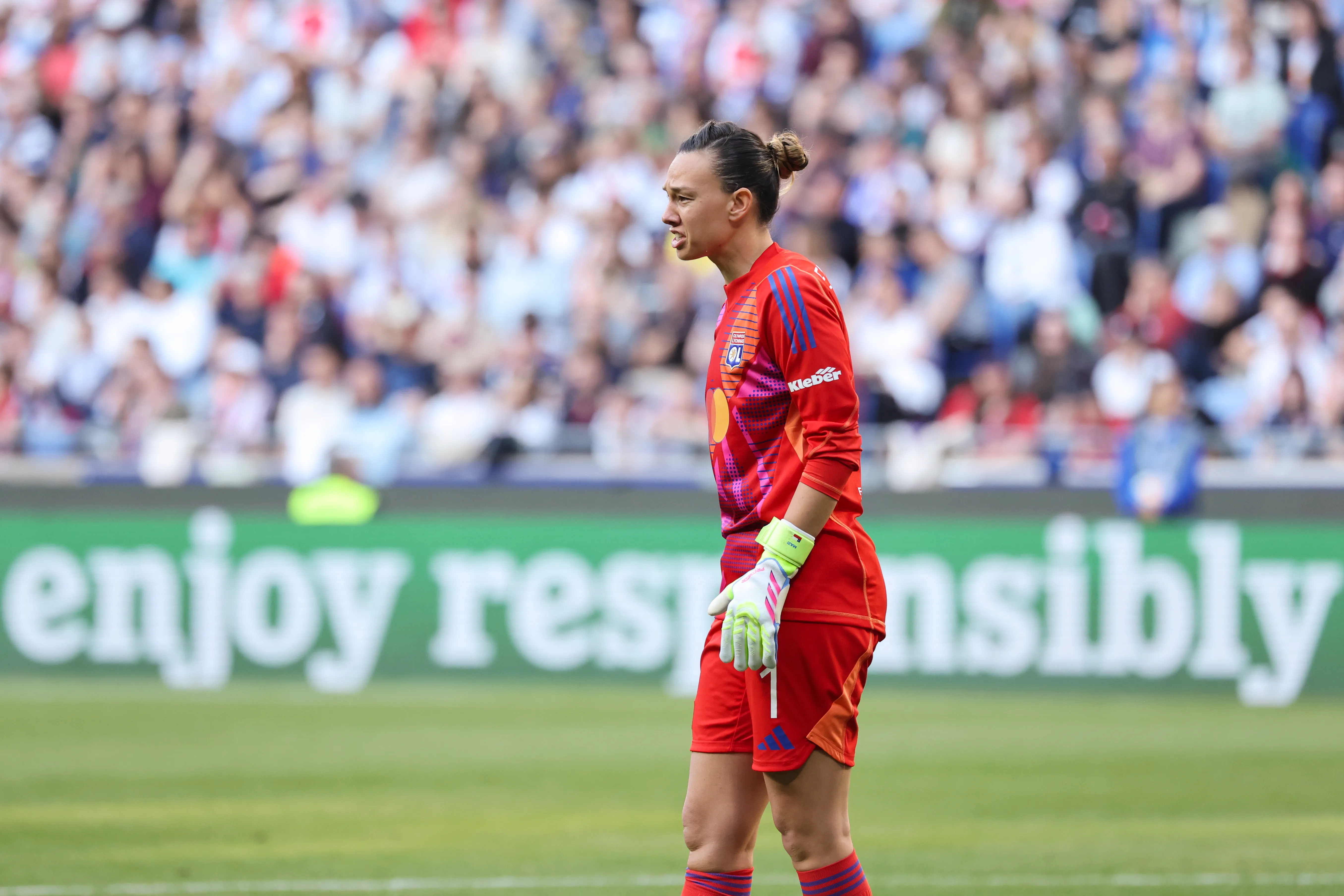 Tiane Endler será titular ante el FC Barcelona | FOTO: Catherine Steenkeste/Getty Images)