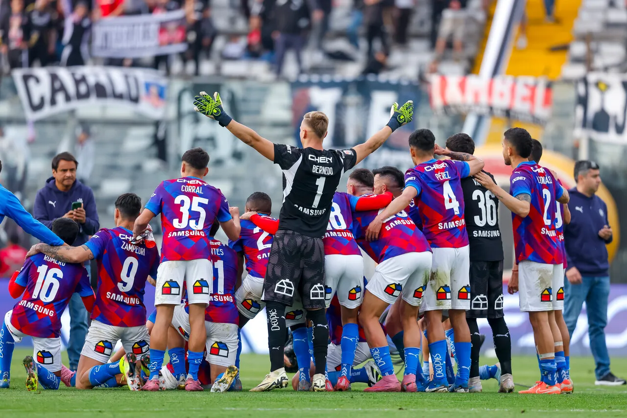 La UC se quedó con el último clásico entre albos y cruzados. | Foto: Photosport