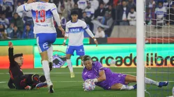 Hinchas de la UC liquidan a Vicente Bernedo.